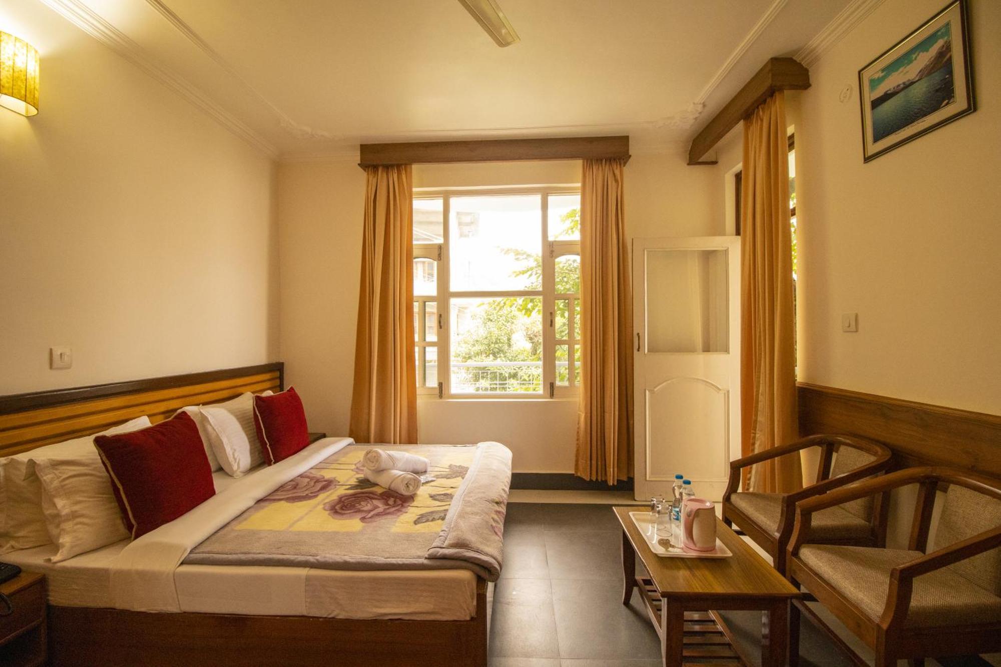Wow Stayz2 Hotel The Lodge Dharamshala Exterior photo