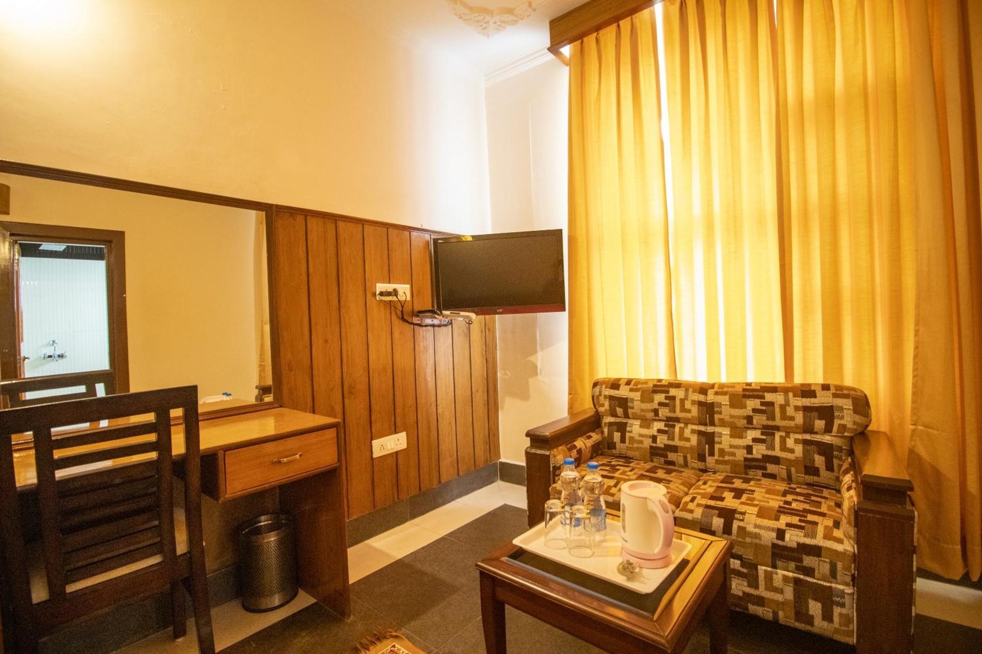 Wow Stayz2 Hotel The Lodge Dharamshala Exterior photo